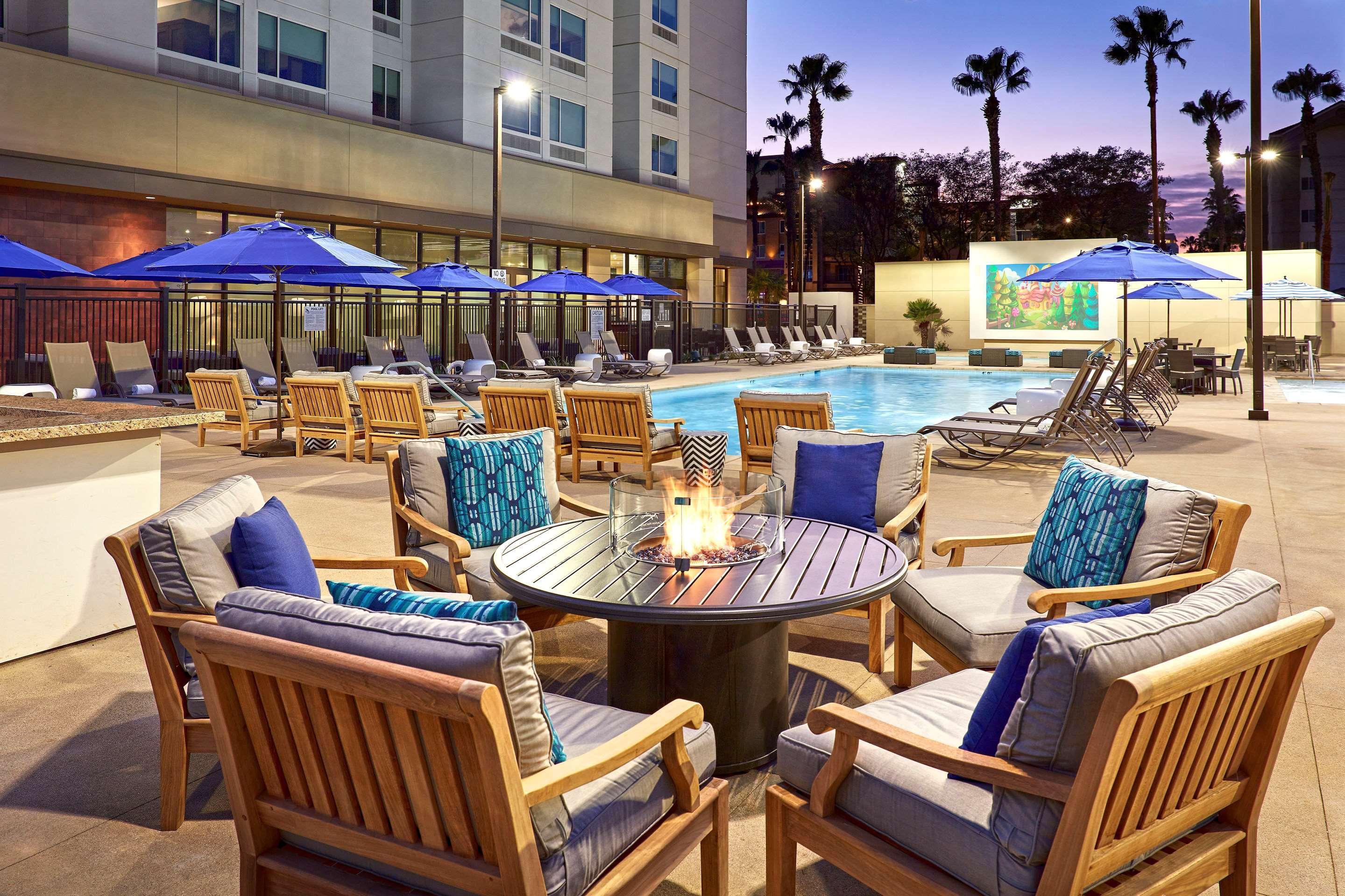 Cambria Hotel Anaheim Resort Area Exterior foto